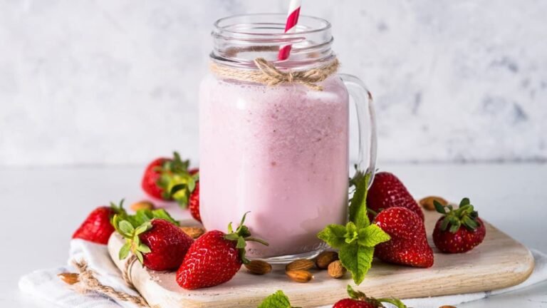 Keto Strawberry Coconut Milk Smoothie